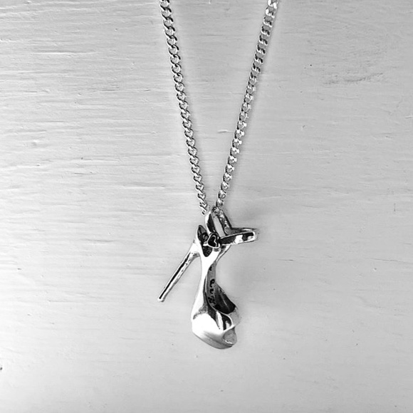 Sterling silver heel necklace - Picture 1 of 3
